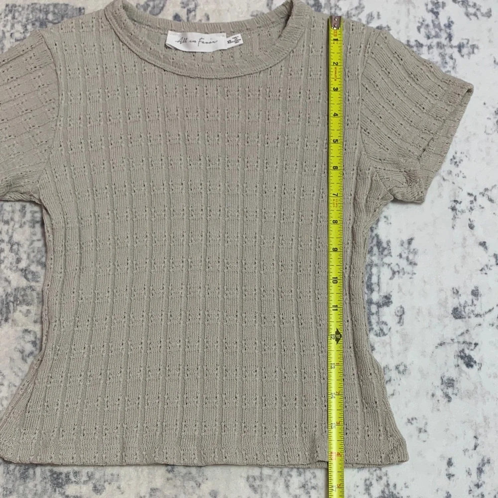 Light Grey Knit Short Sleeve Top - Picture 4 of 6